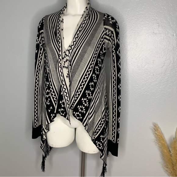 Forever 21 Aztec Southwestern Cardigan Sweater Black White w/ Fringes OSFM - Picture 2 of 15